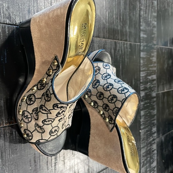 Michael Kors wedges in excellent condition only worn twice - Picture 7 of 8